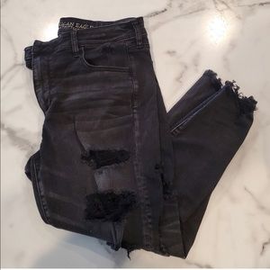 High Rise AEagle distressed black jeggings
